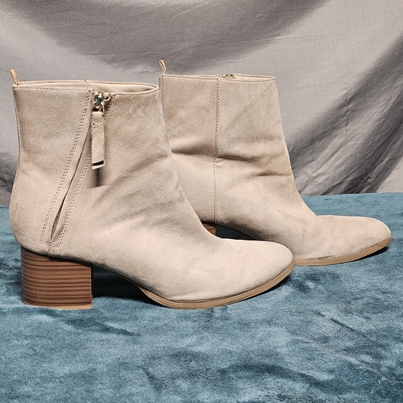 3/$25 Old Navy Taupe Suede Booties size 10 - Picture 3 of 6